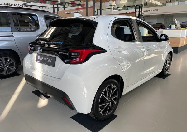 Toyota Yaris cena 97500 przebieg: 5, rok produkcji 2023 z Łuków małe 232